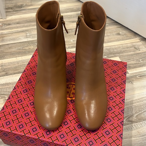 Tory Burch Brooke Ankle Booties Calf Leather- Tan - Picture 5 of 10